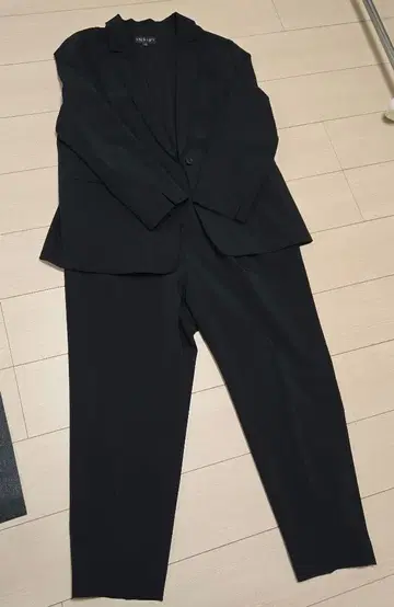 [ 새상품급 ] INDIVI 19 블랙 팬츠 셋업