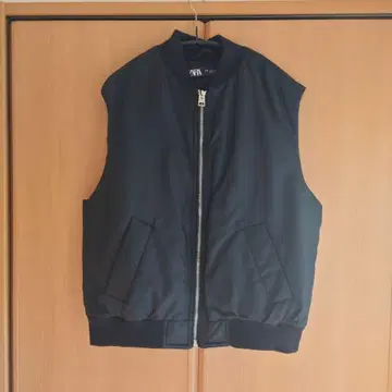 [ ZARA ] 미사용품 베스트 ( 블랙 ) 지퍼 포함