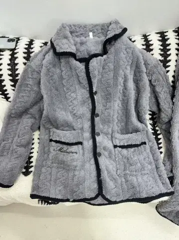 그레이 파자마 세트