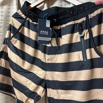 muta 스트라이프 숏팬츠