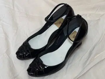 블랙 오픈토 펌프스