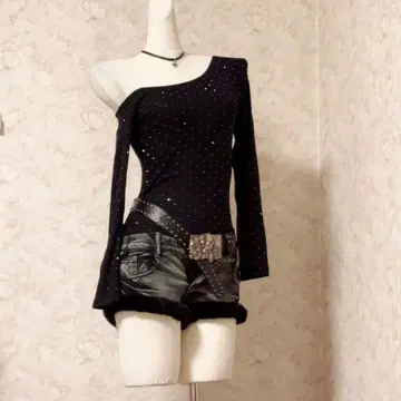 새상품 헤이세이 갸루 00s Y2K 블랙 스팽글 장식 상의 그런지