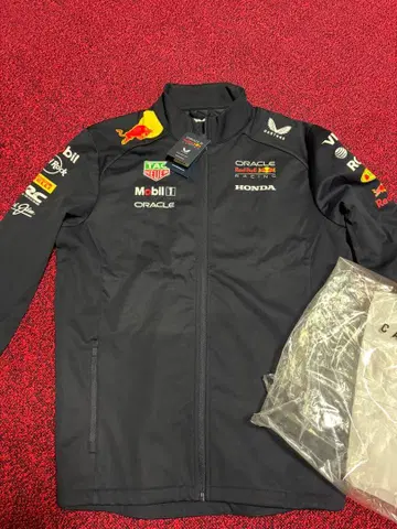 2025 Castore 콜라보 F1 레드불 팀 소프트쉘 자켓