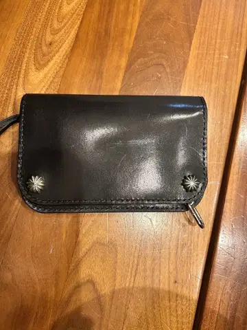 트래커 월렛 미들