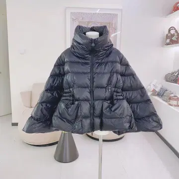 MONCLER 후드 부착 블랙 다운 자켓ad
