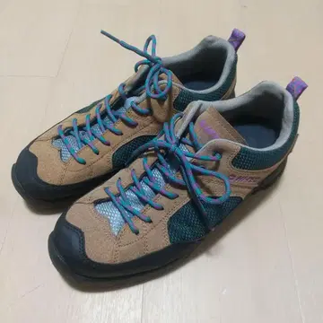 1/6까지 HI-TEC 하이텍 AORAKI 아오라기 아웃도어 신발