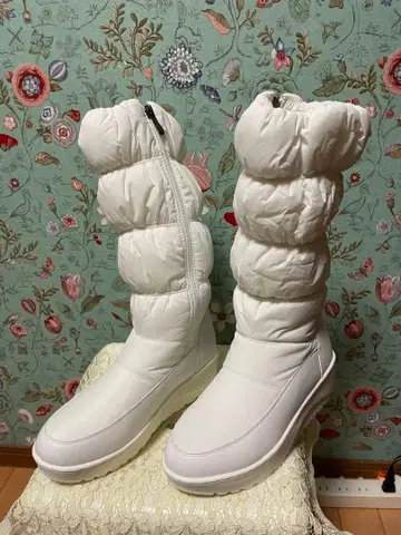 미사용 새상품 사이즈 38 (23.5~24.5) 통굽 다운 스타일 부츠