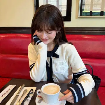 bibiy B. CLUB TIE CARDIGAN 화이트