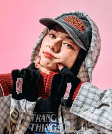 [ STRANGER THINGS ] 콜라보 핸드 워머