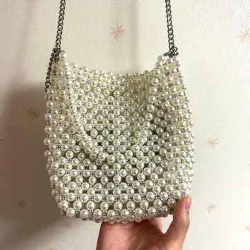 [대폭 할인 중] ZARA 펄풍 비즈 숄더백 화이트