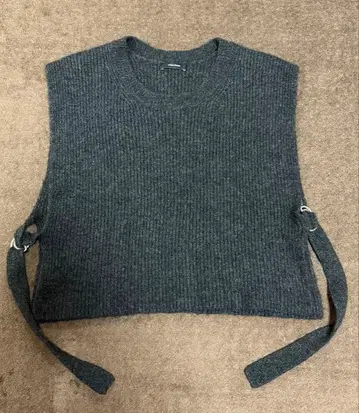 저널 스탠다드 울 니트 베스트 차콜 그레이