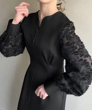 JUNOAH 주노아 샤기 슬리브 허리 턱 원피스 M 블랙