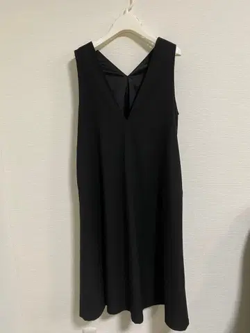 저널 스탠다드 슬리브리스 원피스 V넥 38 사이즈