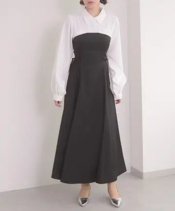 사이드 레이스업 플레어 원피스