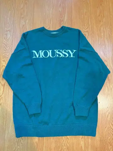 MOUSSY 그린 로고 스웨터