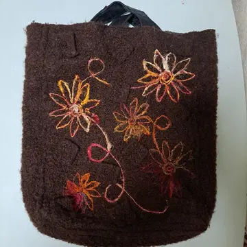 beaucoup 꽃무늬 자수 핸드백