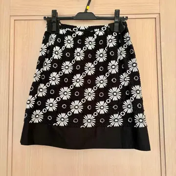 M'S GRACY 총 자수 레이스 니트 스커트 블랙