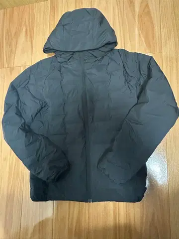 UNIQLO PUFFTECH 후드티 M 사이즈