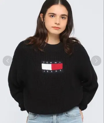 TOMMY JEANS 블랙 로고 플래그 니트 스웨터