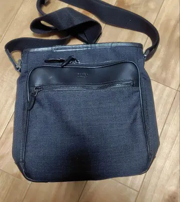 새상품급 다케오 키쿠치 숄더백