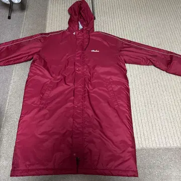 빨간색 후드 부착 롱 자켓