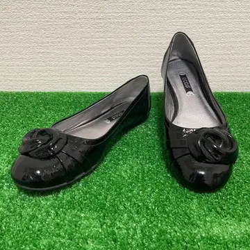 ecco 가죽 에나멜 플랫 신발