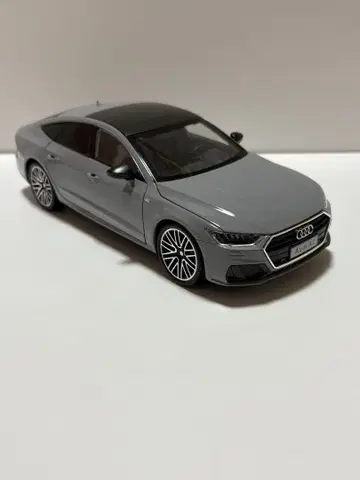 1/24 Audi A7 Sportsback 미니카 그레이