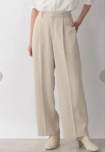 [택 포함 새상품] LOWRYS FARM 매트 컬러 세미 와이드 팬츠 M