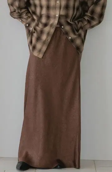 LOWRYS FARM 스트레치 새틴 스커트