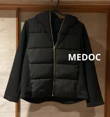 블랙 후드 부착 다운 자켓