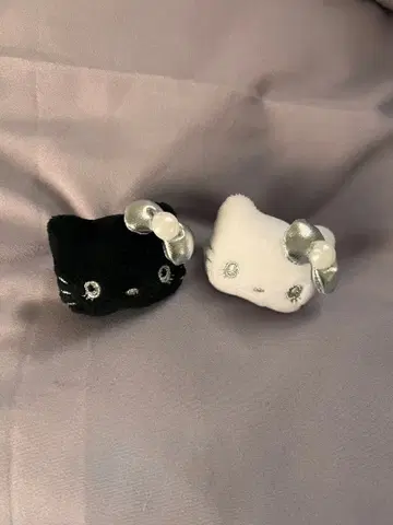 유니버설 키티 반지 흑백 화이트 블랙