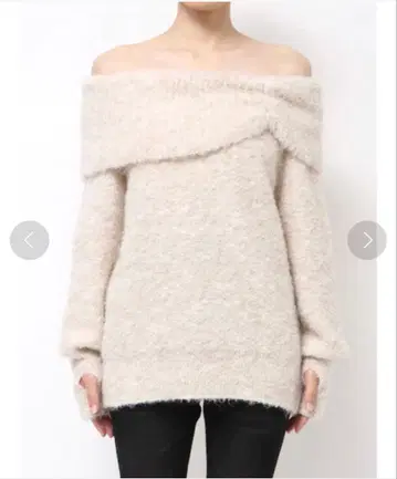 EMODA TUCK OFF SHOULDER KNIT