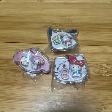 헬로키티 아크릴 키링 3개 세트