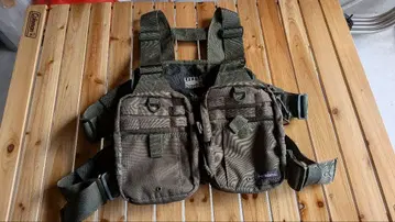 리틀 프레젠츠 낚시용 조끼 올리브 그린