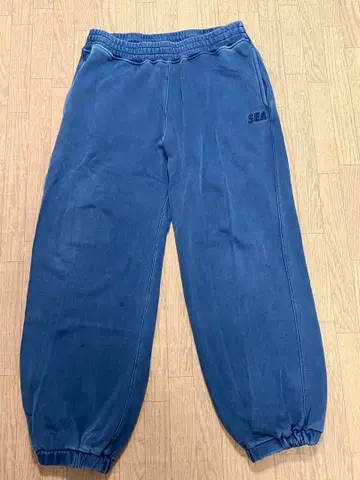 파란색 로고 스웨트 팬츠