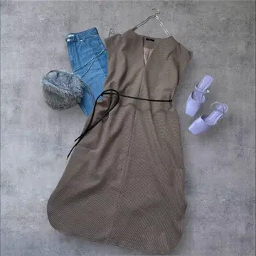 새상품급 어반리서치 로쏘 키넥 벨트 부착 베스트 원피스