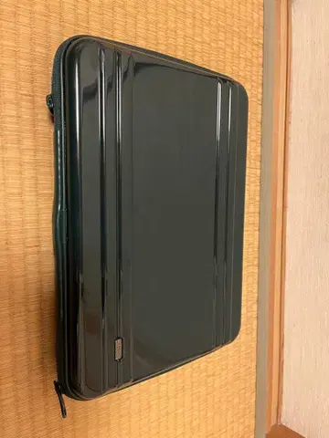 제로 할리버튼 다크 그린 컴퓨터 케이스