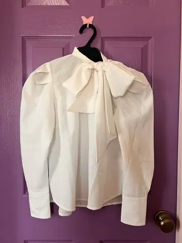 Bibiy. 리본 블라우스 화이트