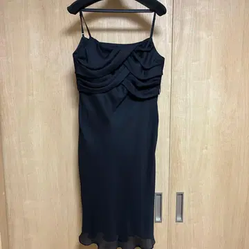 블랙 드레이프 슬립 드레스