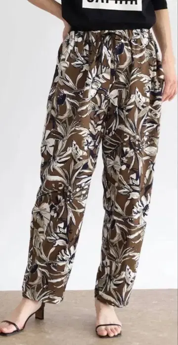 CLOVE 보타니컬 프린트 이지 팬츠 브라운