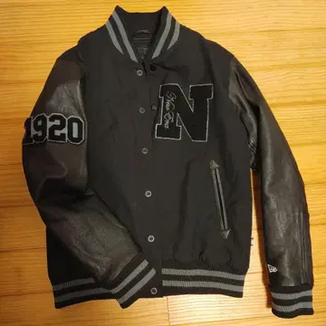 뉴에라 블랙 바시티 자켓 L 사이즈 새상품급