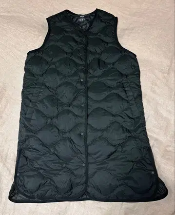 유니클로 울트라 라이트 다운 롱 베스트 M