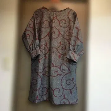 명주 퍼프 슬리브 심플 원피스 그레이 x 빨간색 패턴 핸드메이드