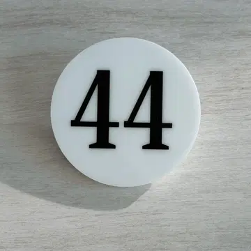 토카시 요시히로전 번호판 아크릴 배지 44 히소카