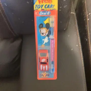 Oral-B 미키마우스 칫솔 완구 자동차 포함