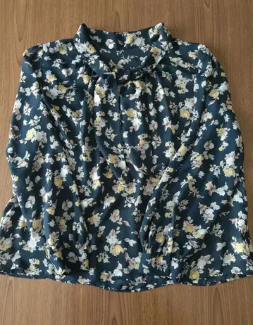 뉴요커 꽃무늬 보타이 쉬폰 블라우스