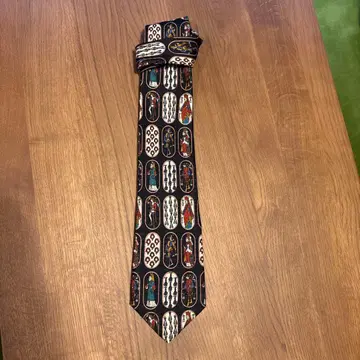 메트로폴리탄 뮤지엄 넥타이