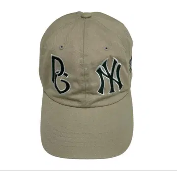 PEGGY GOU NY 투어 캡