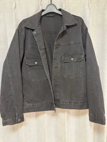 유니클로 다크 그레이 데님 자켓 L 사이즈