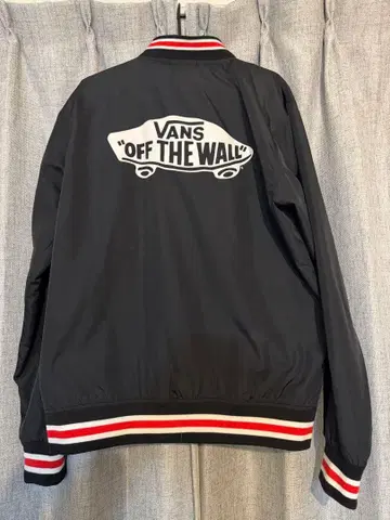 VANS OFF THE WALL 자켓 L 사이즈 블랙